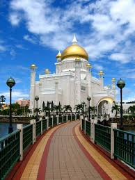 http://www.trekearth.com/gallery/Asia/Brunei/photo140016.htm